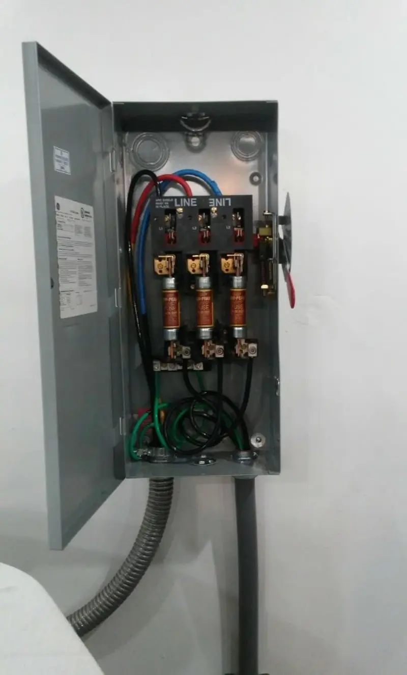 Three-phase disconnect switch installed for Smoke Detector Installation in Harborcreek